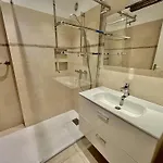 Lumineux Avec Terrasse Et Acces - Fr-1-816-15 * Le Lavandou
