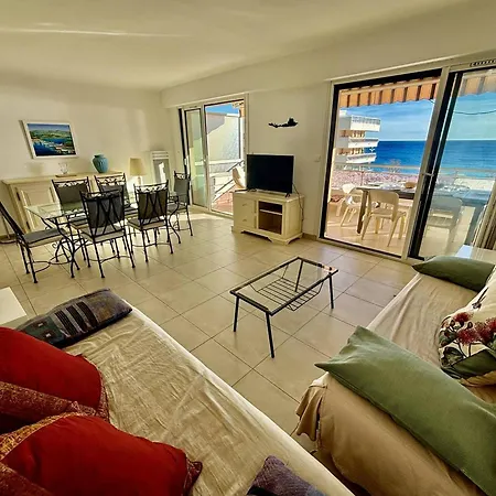 Appartement Lumineux Avec Terrasse Et Accès - Fr-1-816-15 *