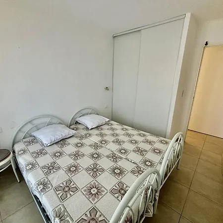 Lumineux Avec Terrasse Et Acces - Fr-1-816-15 *