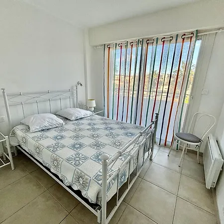 Lumineux Avec Terrasse Et Acces - Fr-1-816-15 Le Lavandou