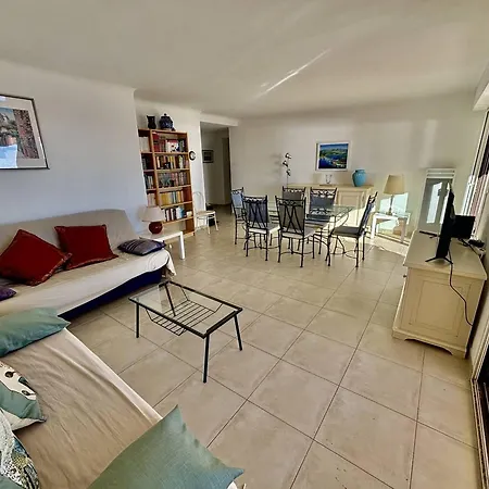 Appartement Lumineux Avec Terrasse Et Accès - Fr-1-816-15 Le Lavandou