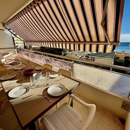 Lumineux Avec Terrasse Et Acces - Fr-1-816-15 *