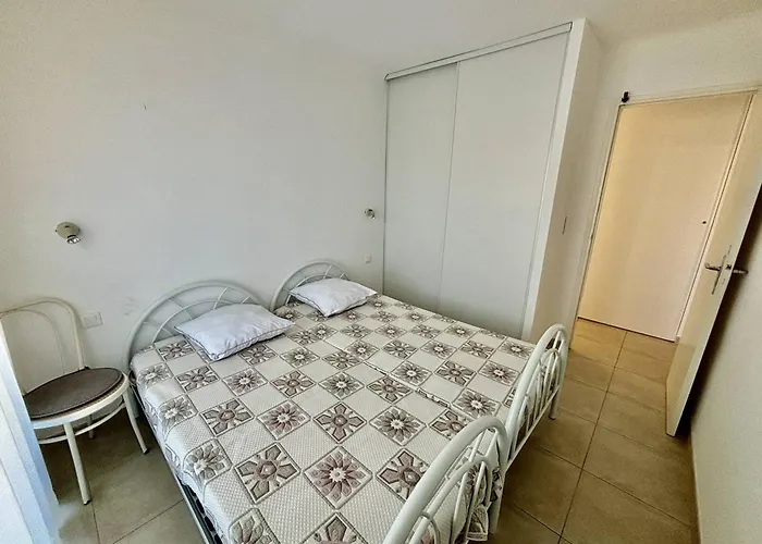 Lumineux Avec Terrasse Et Acces - Fr-1-816-15 *