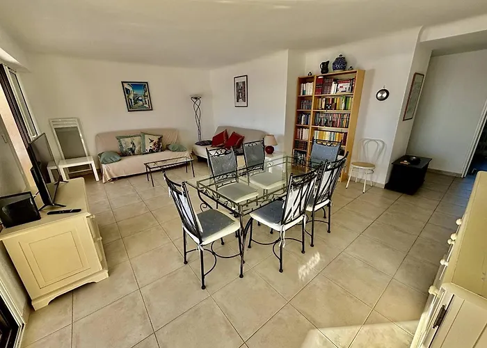 Lumineux Avec Terrasse Et Acces - Fr-1-816-15 Le Lavandou