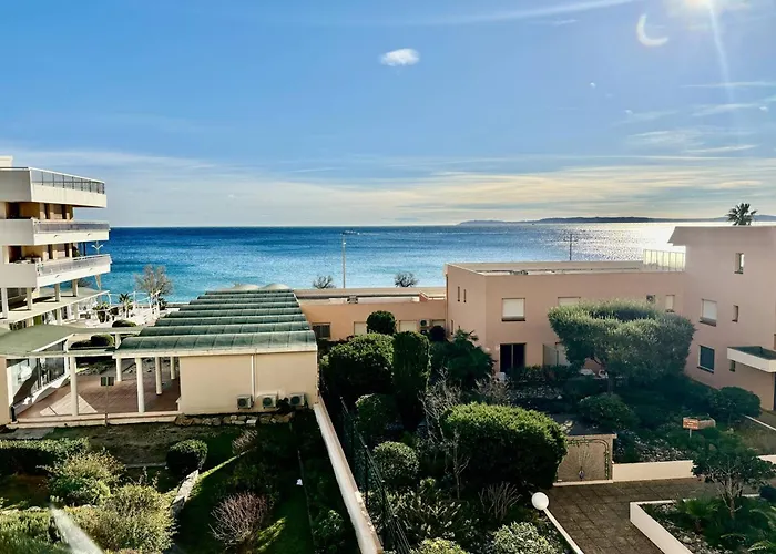 Apartment Lumineux Avec Terrasse Et Acces - Fr-1-816-15 *