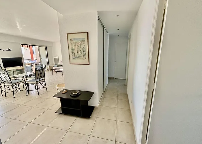 Lumineux Avec Terrasse Et Acces - Fr-1-816-15 * Le Lavandou