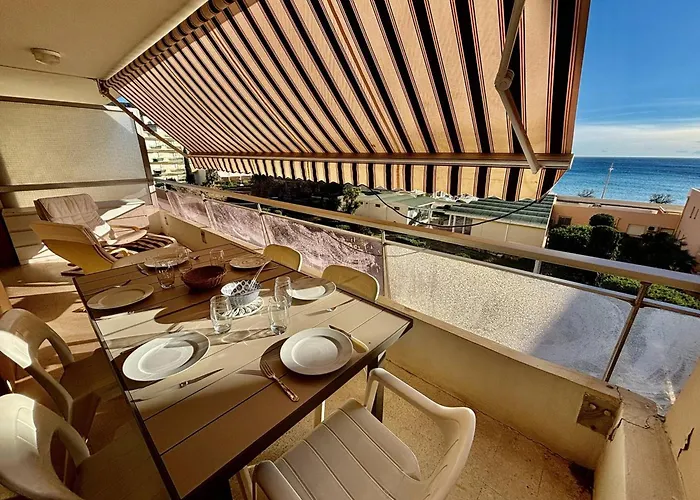 Lumineux Avec Terrasse Et Acces - Fr-1-816-15 *